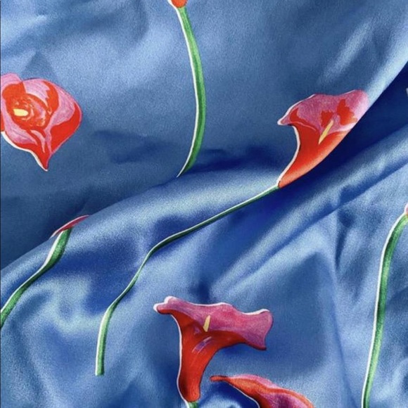 Beautiful hand-sewn multi use silk scarf - Picture 5 of 5